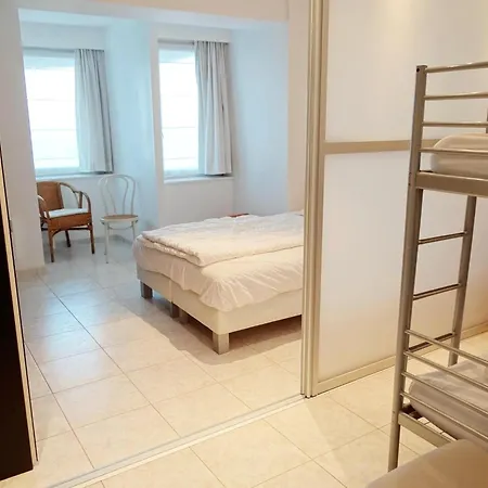 Seasight A4 Located Directly On The דירה